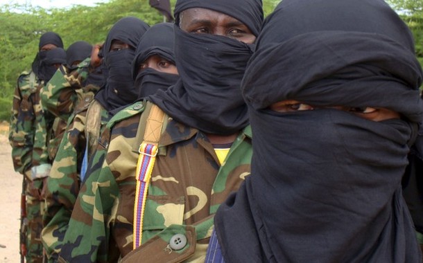 Kenya: Al-Shabab fighters kill 28 bus passenger.