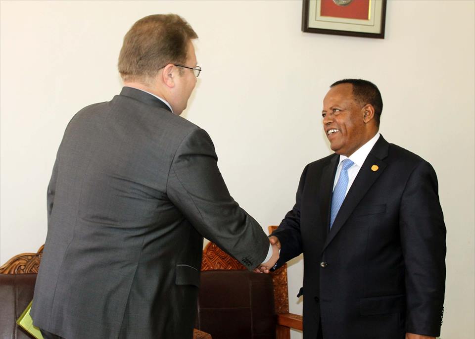 Ambassador Taye Atske-Selassie meets with Ambassador Vsevolod Tkachenko