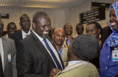 Machar to be accompanied to Juba by hundreds of officials