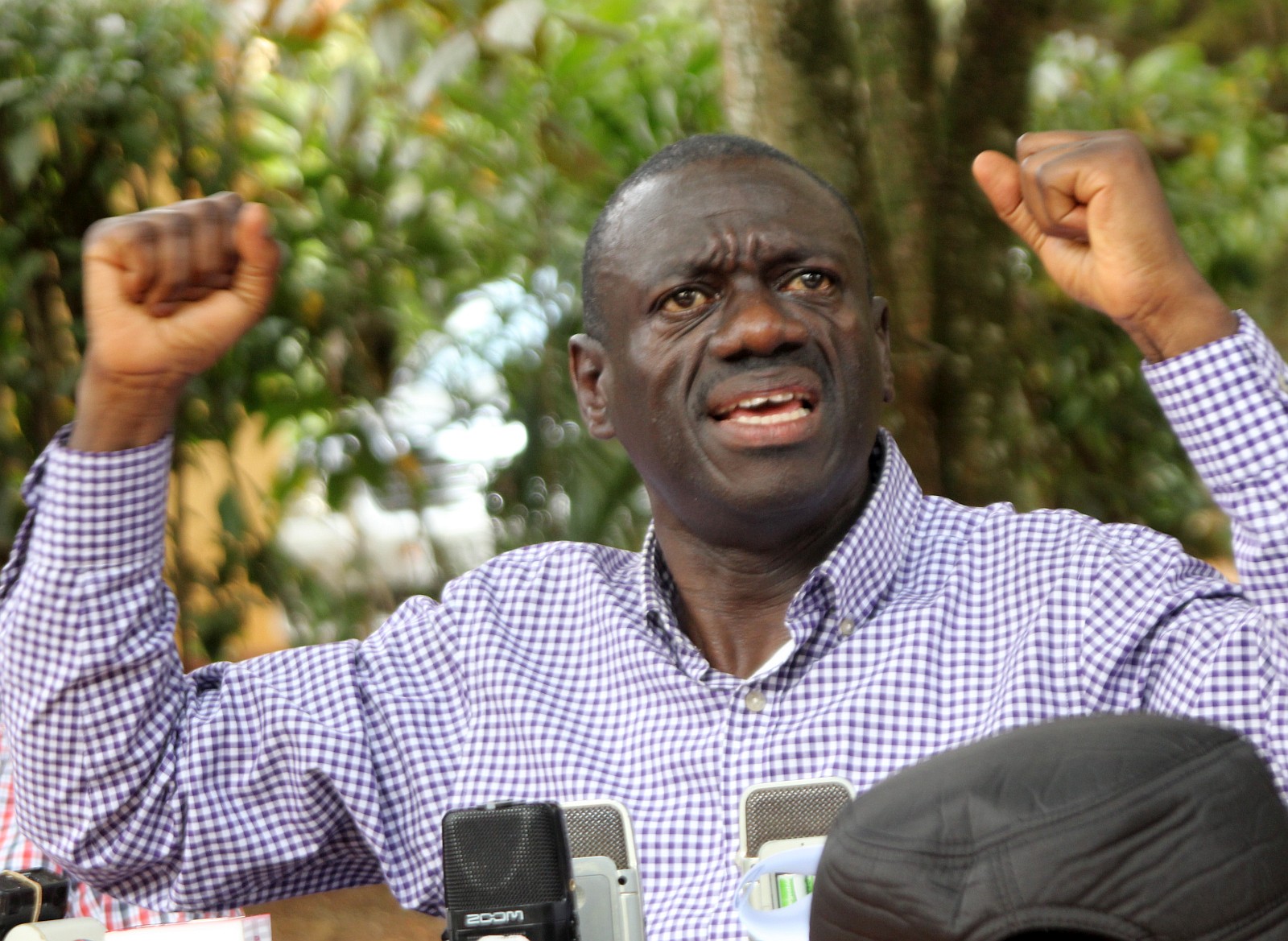 kizza-Besigye-leader-
