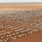 Kenya delays closure of Somali refugee camp