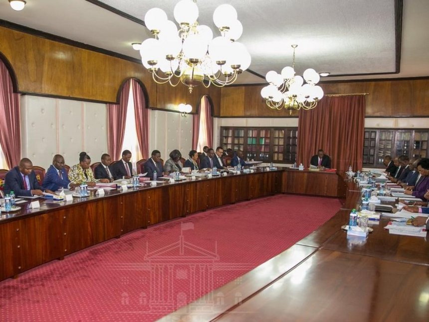 Uhuru chairs first Cabinet meeting this year