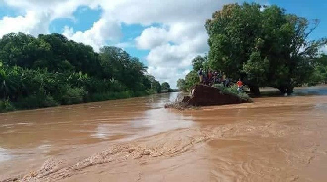 SOMALIA Flooding cuts off acccess to Jowhar